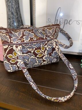 Vera Bradley Quilted Betsy Shoulder Bag Retired Print Slate Blooms EUC 13x9x3
